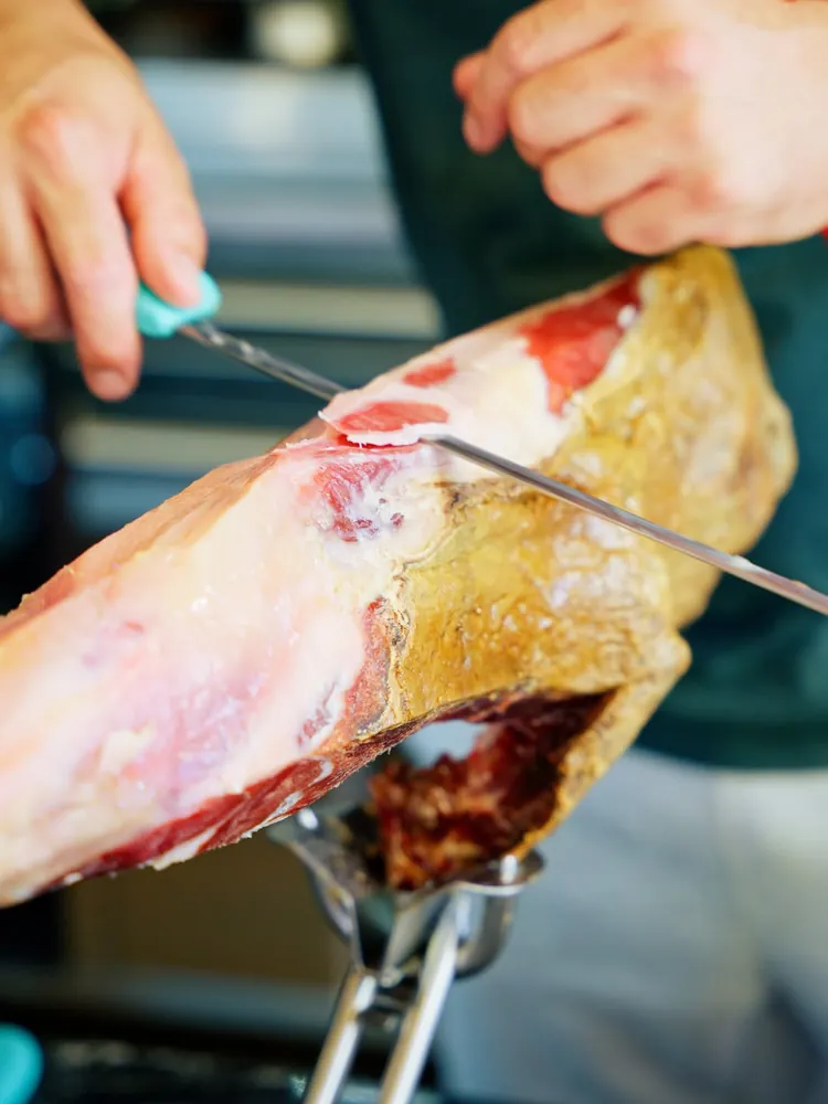 Jamón cortado a cuchillo
